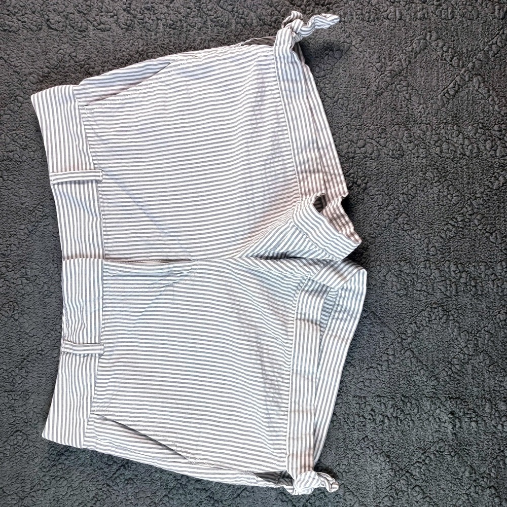 Loft Women's Size 6 Outlet Grey White Striped Side Tie Shorts 4 Inch Inseam